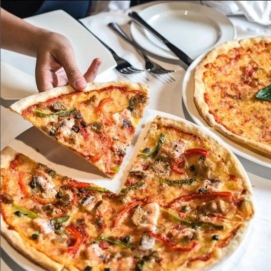 Instagram Toscana Resto Kemang (@toscanaresto) • Marinara Pizza.jpg