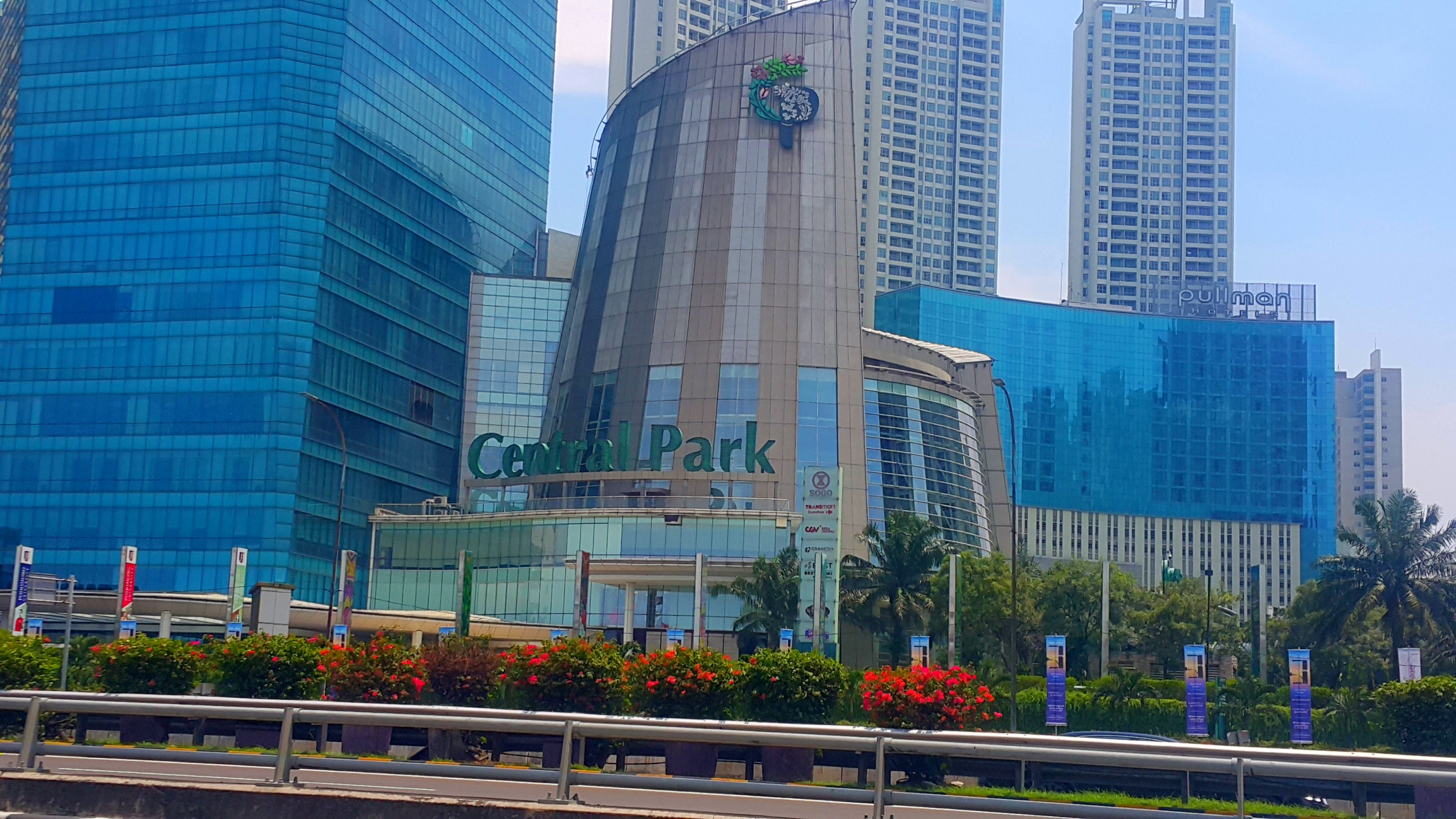 Wikipedia Central_Park_Mall_Jakarta.jpg