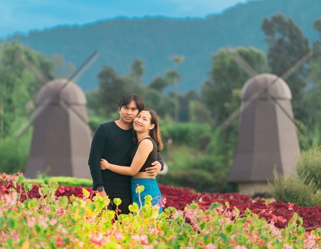 the blooms garden bali couple.jpg