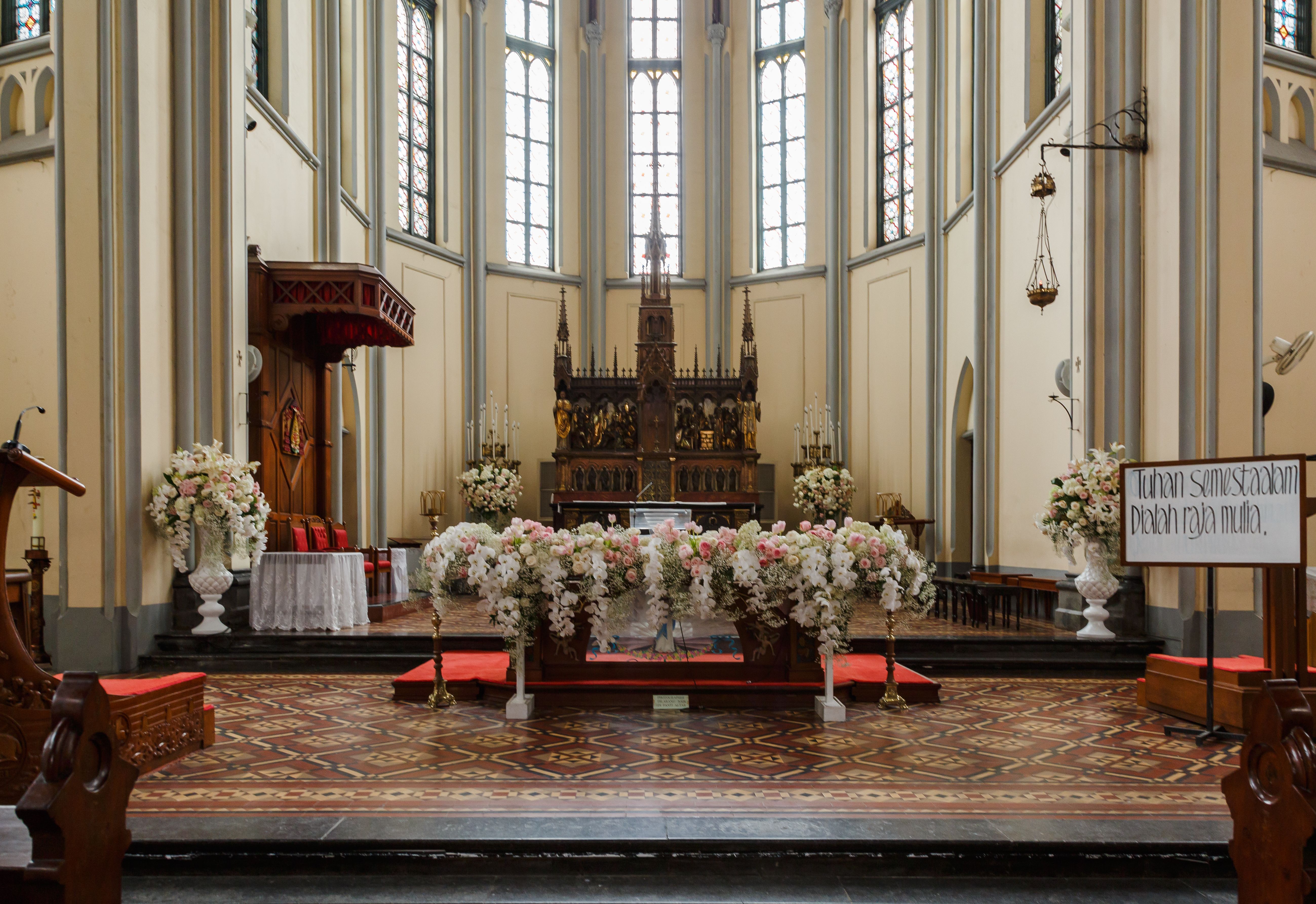 the altar jakarta cathedral.jpg