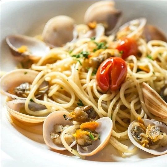 Instagram Toscana Resto Kemang (@toscanaresto) • Toscana_s Spaghetti Vongole.jpg