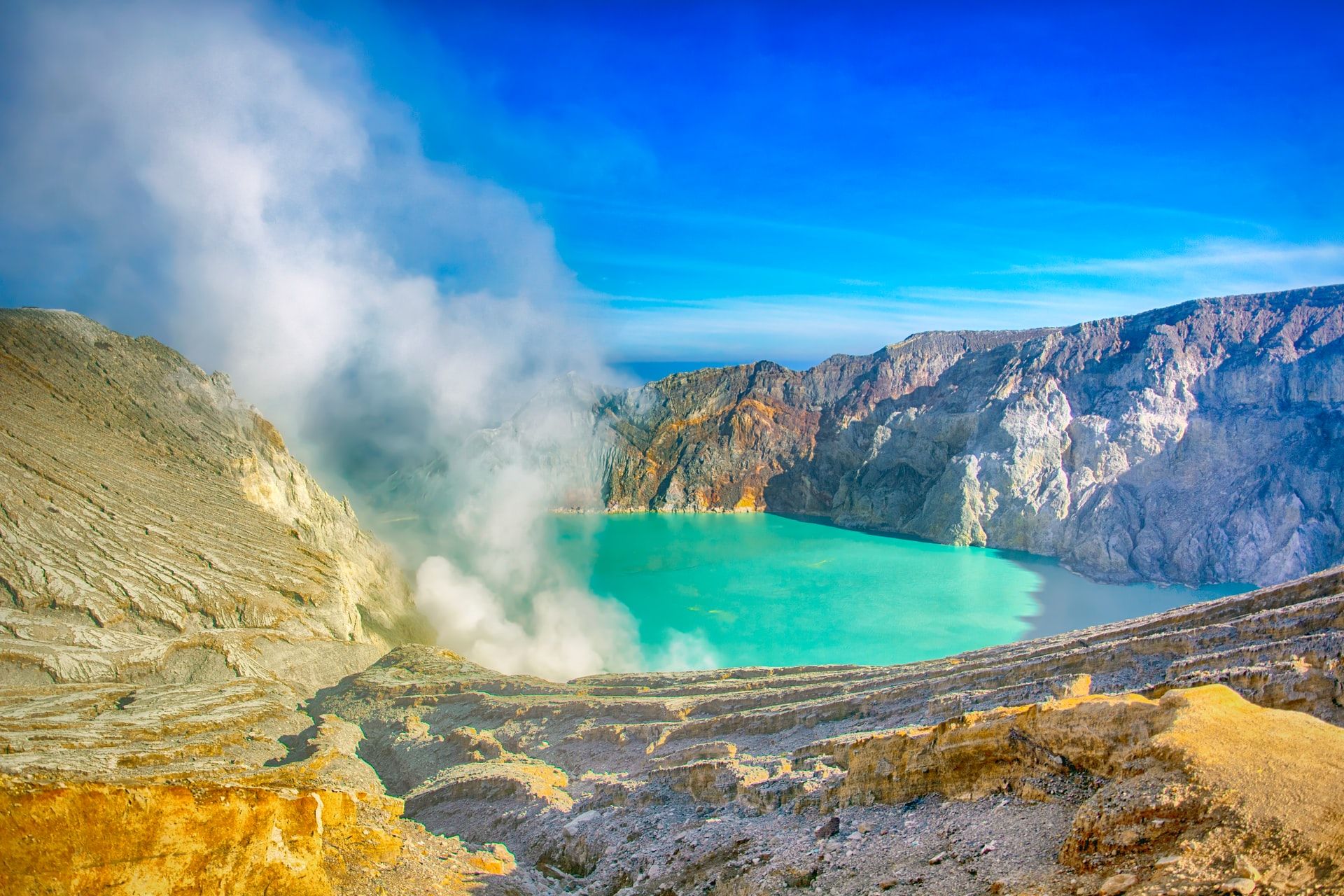 ijen crater.jpg