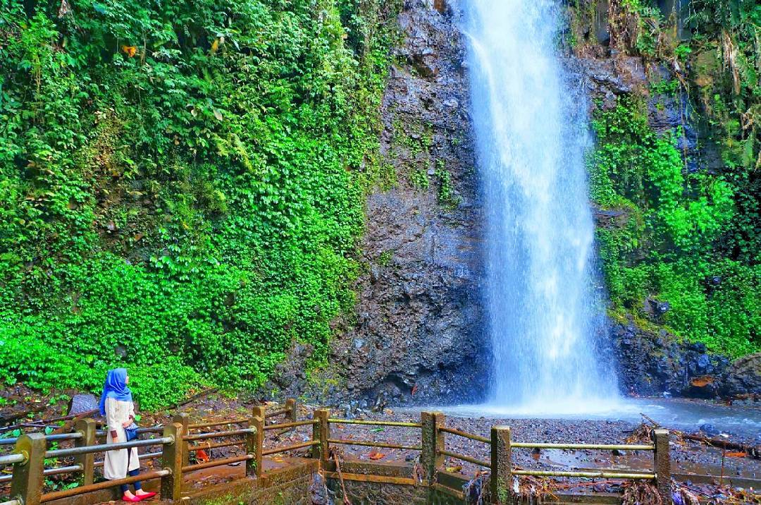 Air Terjun Coban Grojogan Sewu Malang @ndaalip.jpg