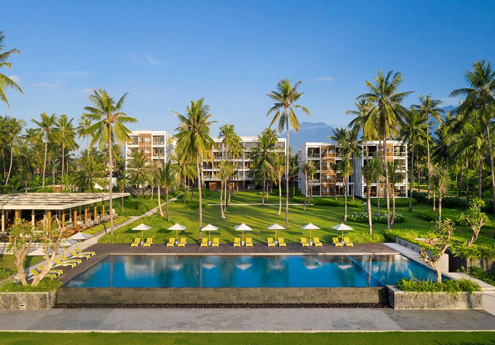 dialoog-hotel-banyuwangi-view-pool.jpg