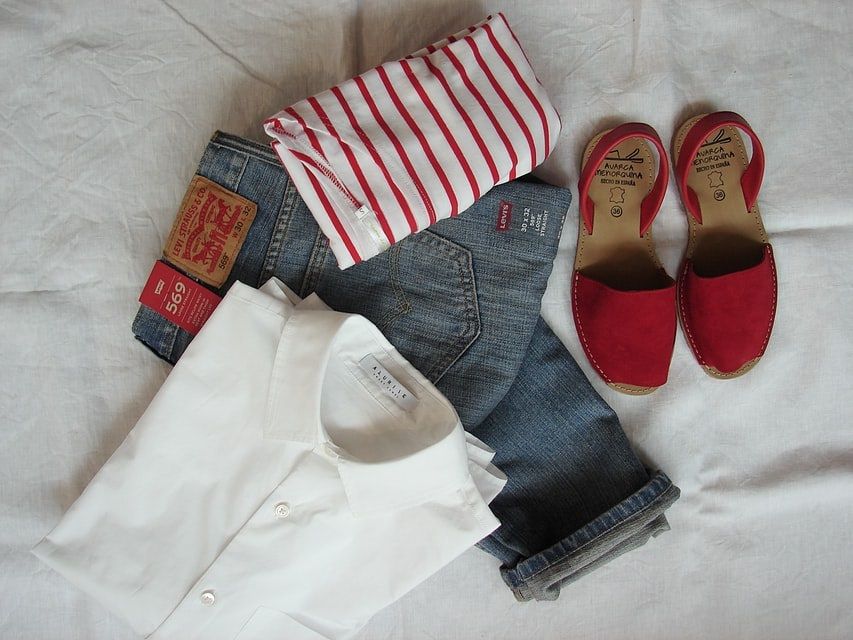 clothes countdown tips on Travel Packing Tips to Maximize Your Space.jpg