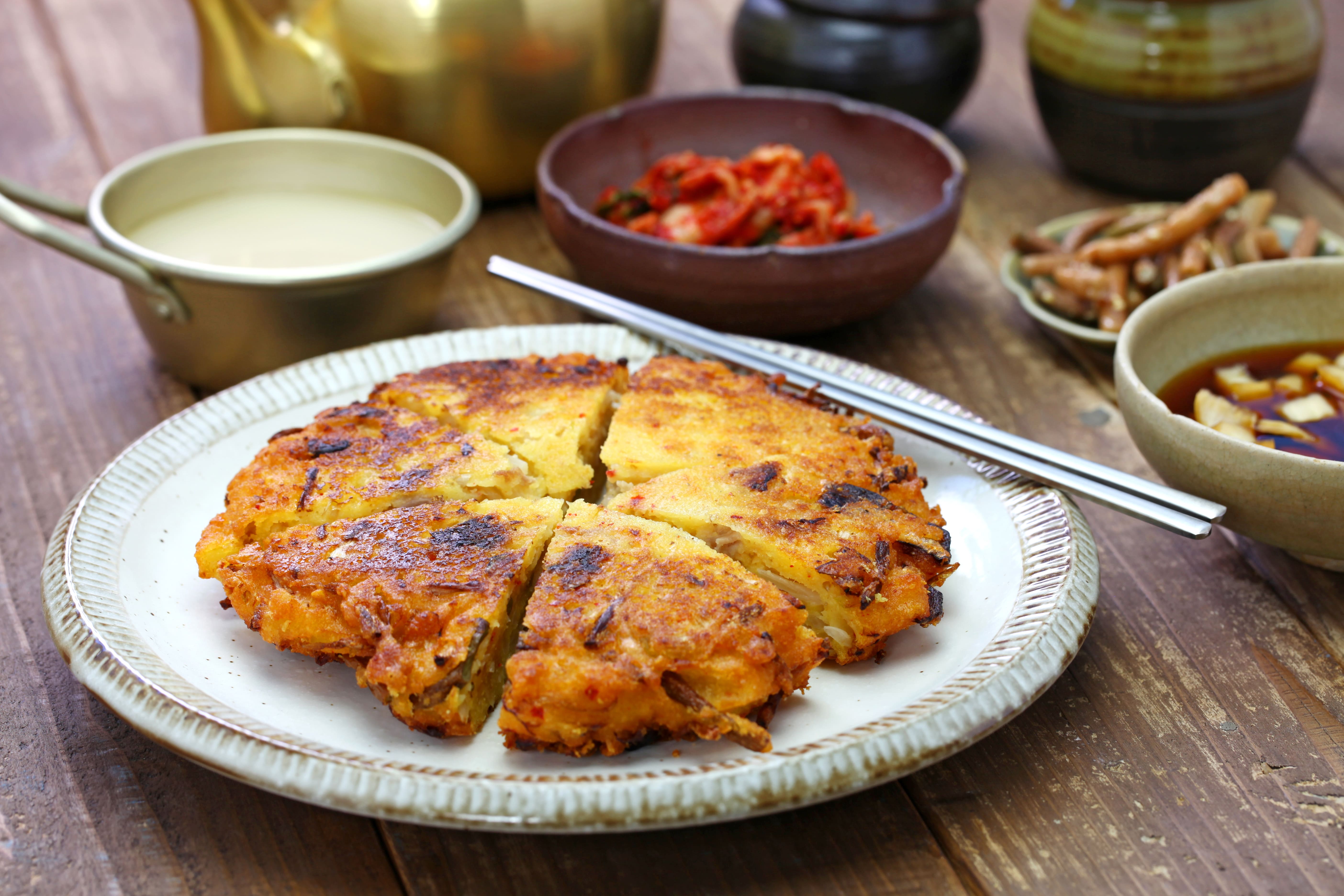 bindaetteok, korean mung bean pancake.jpg