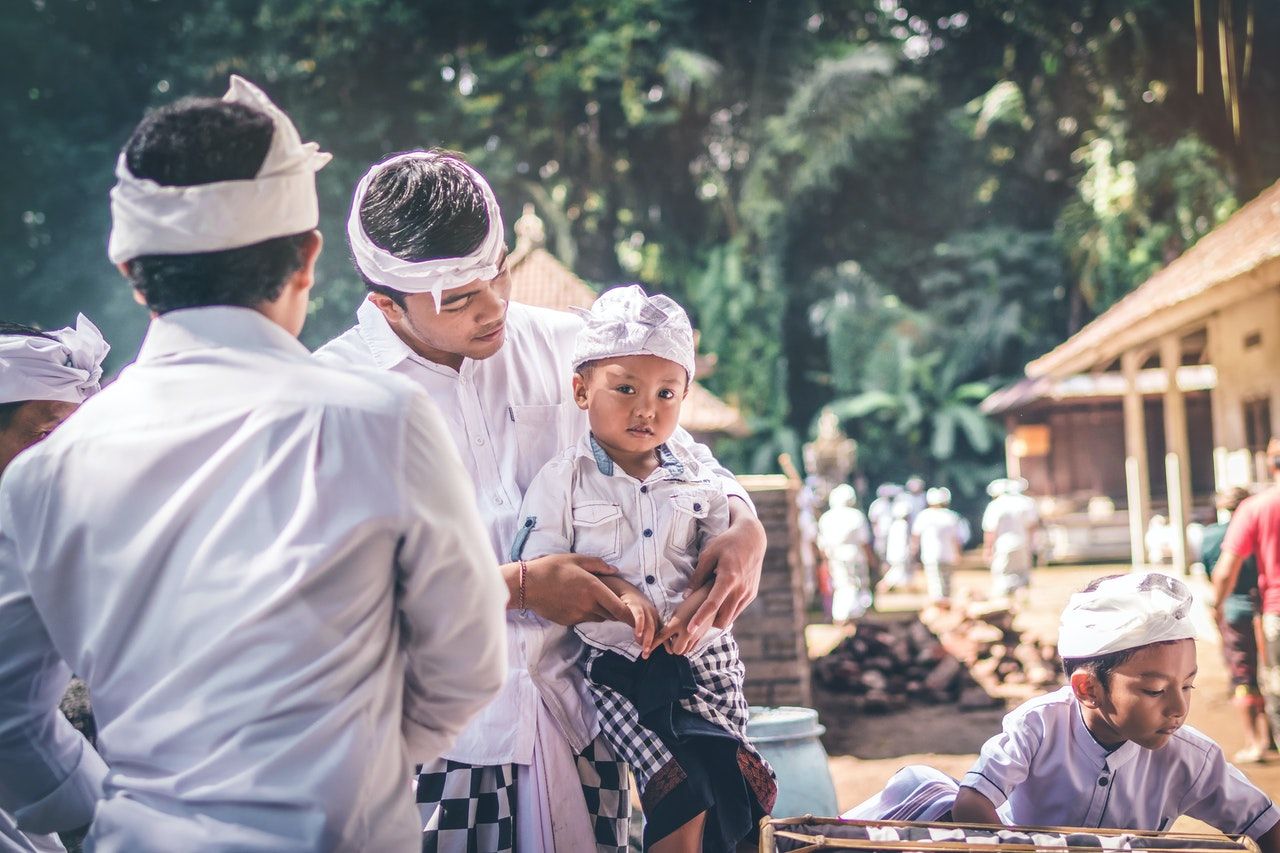 udeng Authentic Bali Gifts and Souvenirs You Must Bring Home oleh oleh bali.jpg