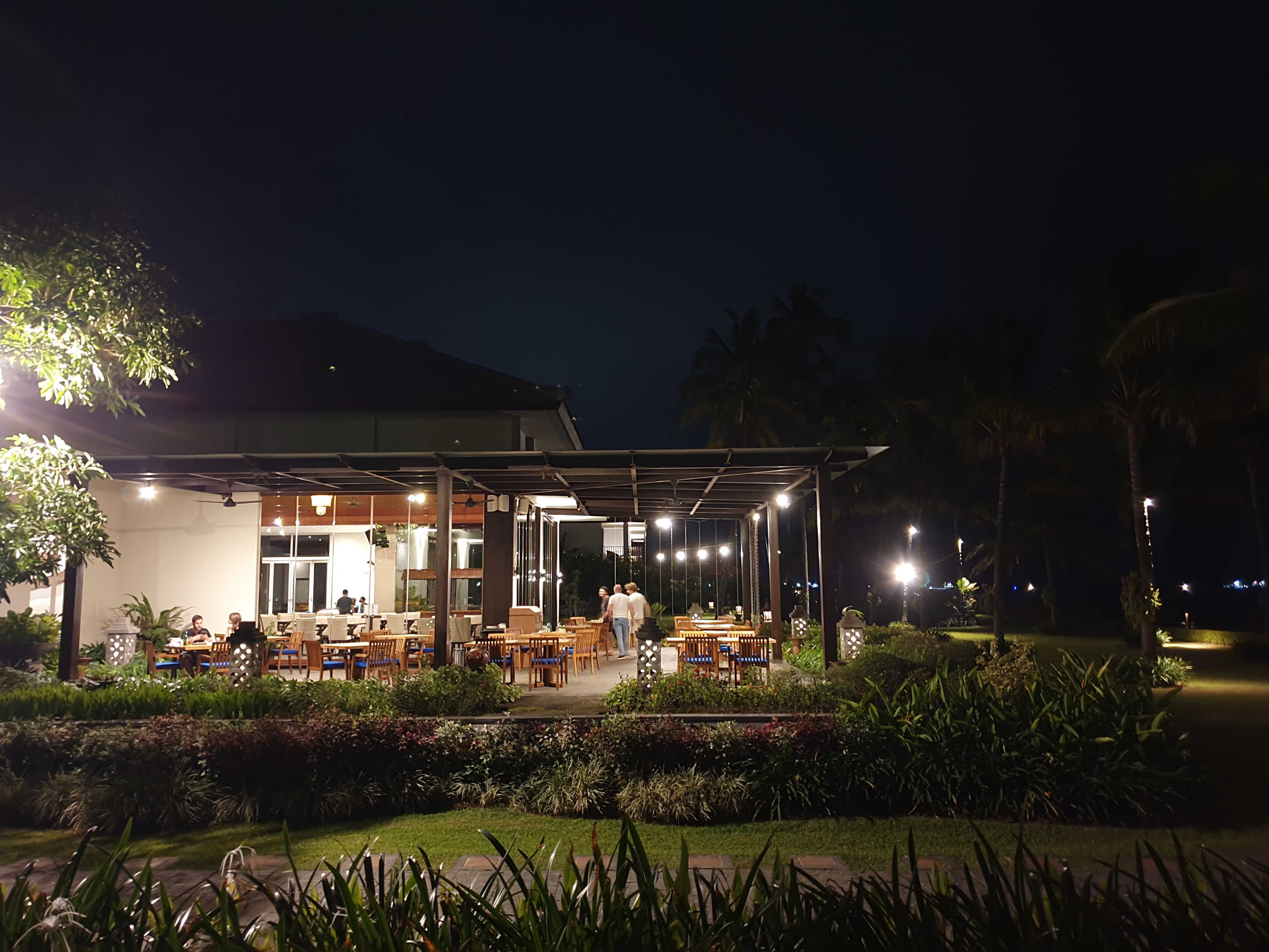 delish-dinner-in-marlin-restaurant-ketapang-indah-hotel (2).jpg