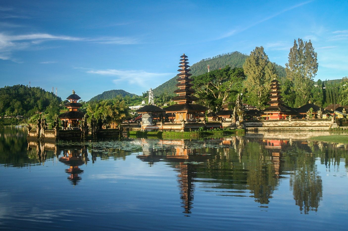 ulun-danu-temple-2021-08-26-16-22-18-utc.jpg