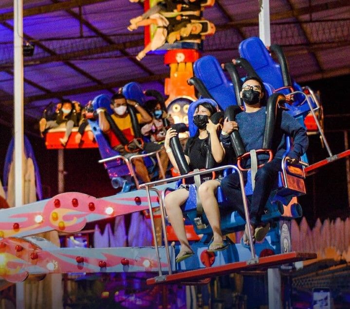 Batu Night Spectacular theme park rides.jpg