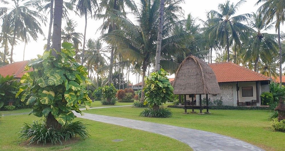 relax-pavillions-ketapang-indah-hotel-garden.jpg