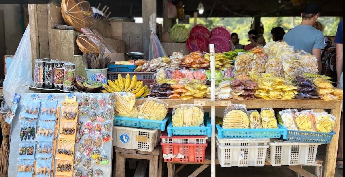 candi kuning traditional market.jpg